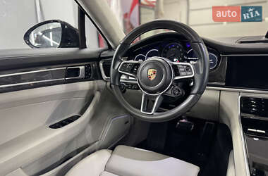 Фастбэк Porsche Panamera 2019 в 