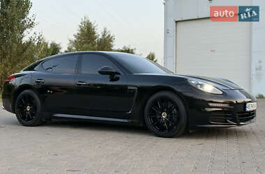 Фастбэк Porsche Panamera 2014 в 