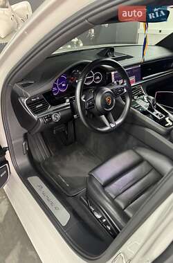 Фастбэк Porsche Panamera 2021 в 