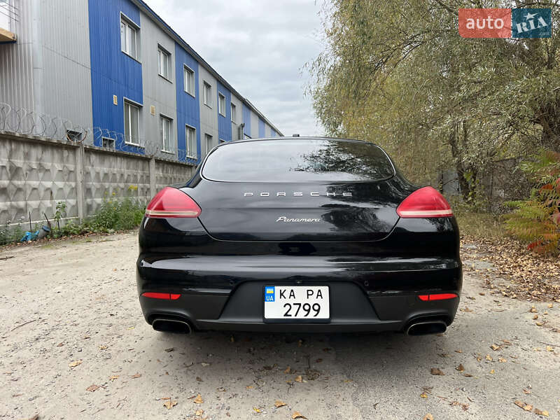 Фастбэк Porsche Panamera 2013 в Киеве