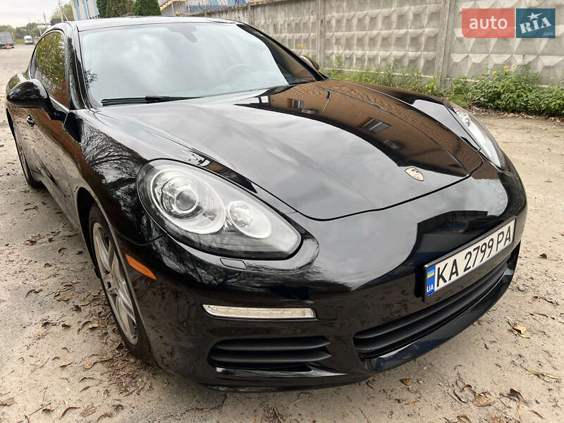 Фастбэк Porsche Panamera 2013 в Киеве
