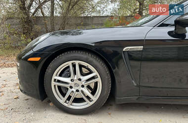 Фастбэк Porsche Panamera 2013 в Киеве