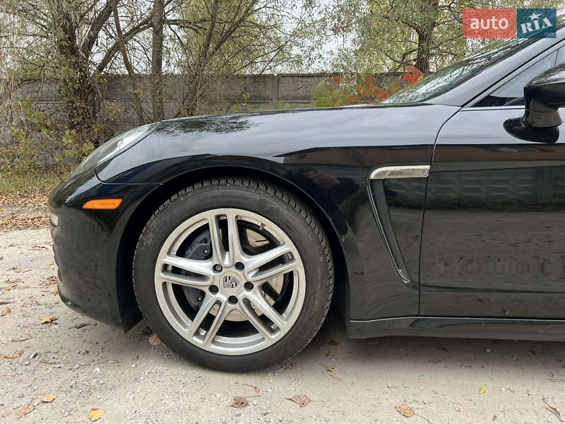 Фастбэк Porsche Panamera 2013 в Киеве