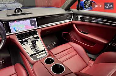 Фастбэк Porsche Panamera 2018 в 
