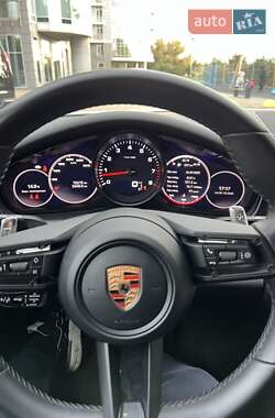 Фастбэк Porsche Panamera 2023 в 
