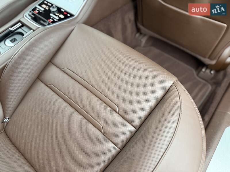 Фастбэк Porsche Panamera 2017 в Киеве фото 52 Фастбэк Porsche Panamera 2017 в Киеве
