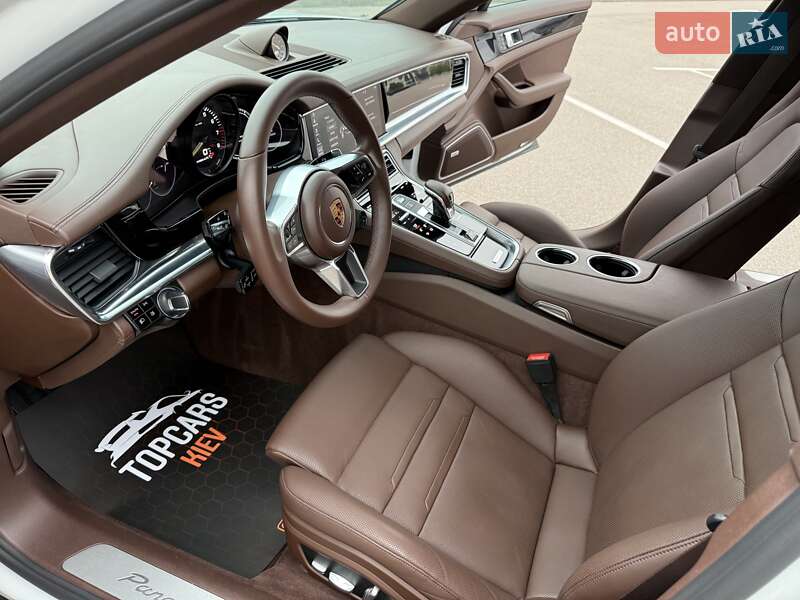 Фастбэк Porsche Panamera 2017 в Киеве фото 63 Фастбэк Porsche Panamera 2017 в Киеве