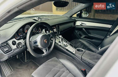 Фастбэк Porsche Panamera 2012 в 