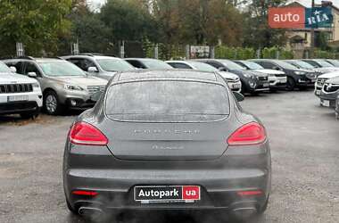 Фастбэк Porsche Panamera 2013 в 