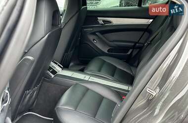 Фастбэк Porsche Panamera 2013 в 