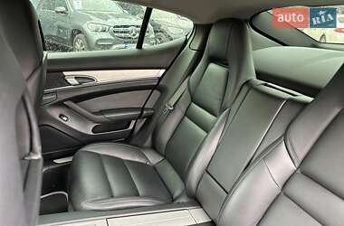 Фастбэк Porsche Panamera 2013 в 