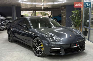 Фастбэк Porsche Panamera 2017 в 