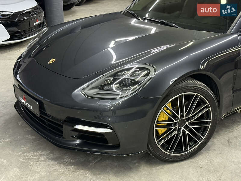 Фастбэк Porsche Panamera 2017 в Одессе