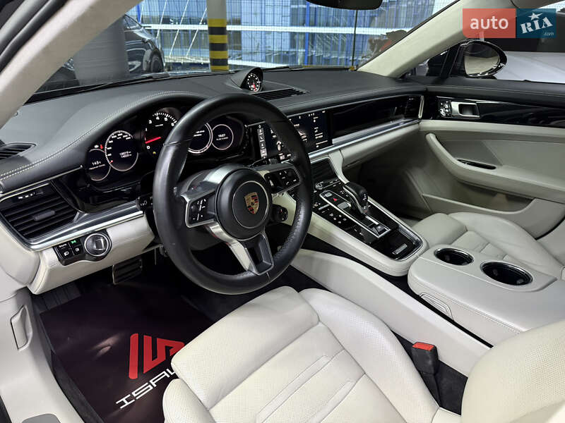 Фастбэк Porsche Panamera 2017 в Одессе