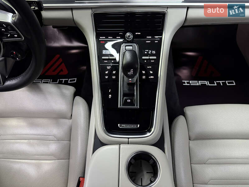 Фастбэк Porsche Panamera 2017 в Одессе