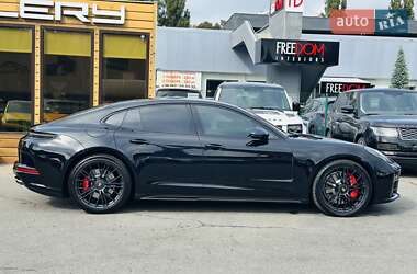 Фастбэк Porsche Panamera 2024 в 