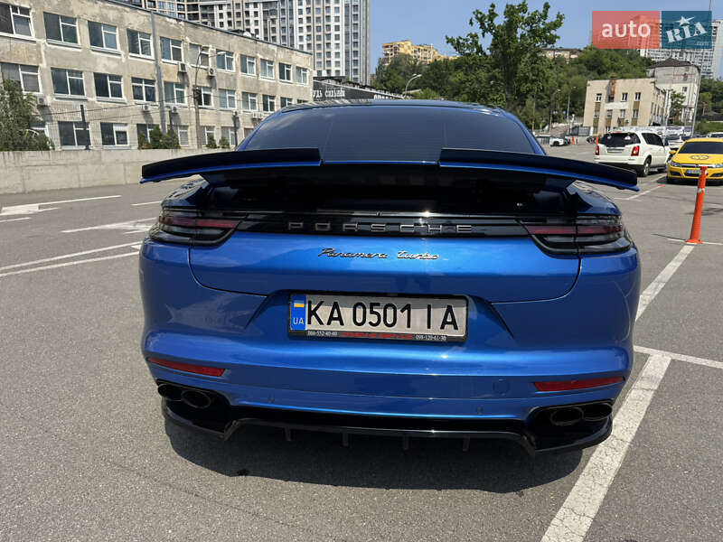 Фастбэк Porsche Panamera 2016 в Киеве
