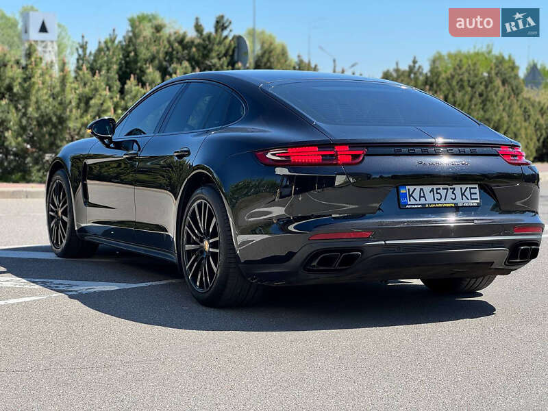 Фастбэк Porsche Panamera 2016 в Киеве