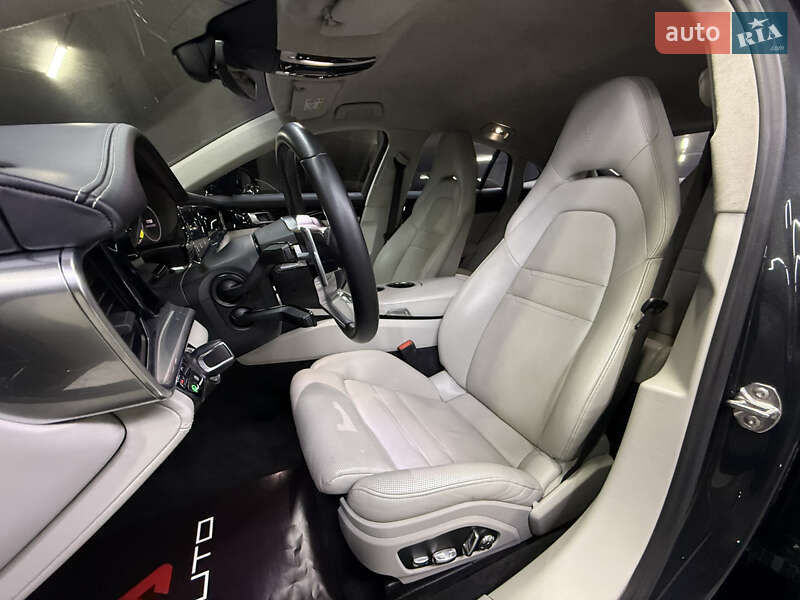 Фастбэк Porsche Panamera 2017 в Одессе