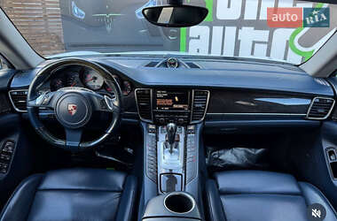Фастбэк Porsche Panamera 2012 в 