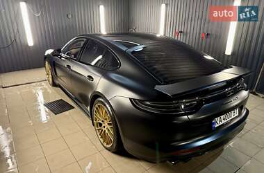 Фастбэк Porsche Panamera 2023 в 
