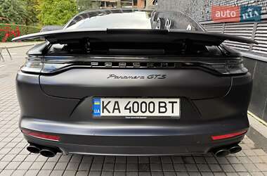 Фастбэк Porsche Panamera 2023 в 
