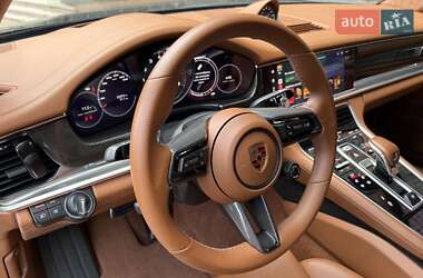 Фастбэк Porsche Panamera 2023 в 