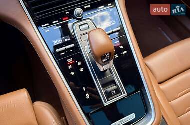 Фастбэк Porsche Panamera 2023 в 