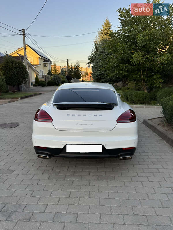 Фастбэк Porsche Panamera 2015 в Киеве фото 9 Фастбэк Porsche Panamera 2015 в Киеве