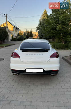Фастбек Porsche Panamera 2015 в  фото 9 Фастбек Porsche Panamera 2015 в