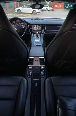 Фастбек Porsche Panamera 2015 в  фото 21 Фастбек Porsche Panamera 2015 в
