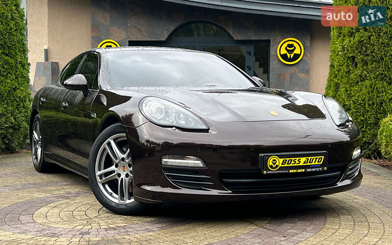 Фастбэк Porsche Panamera 2013 в 