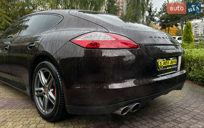 Фастбек Porsche Panamera 2013 в Львові