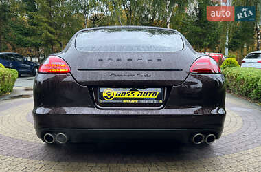 Фастбэк Porsche Panamera 2013 в 