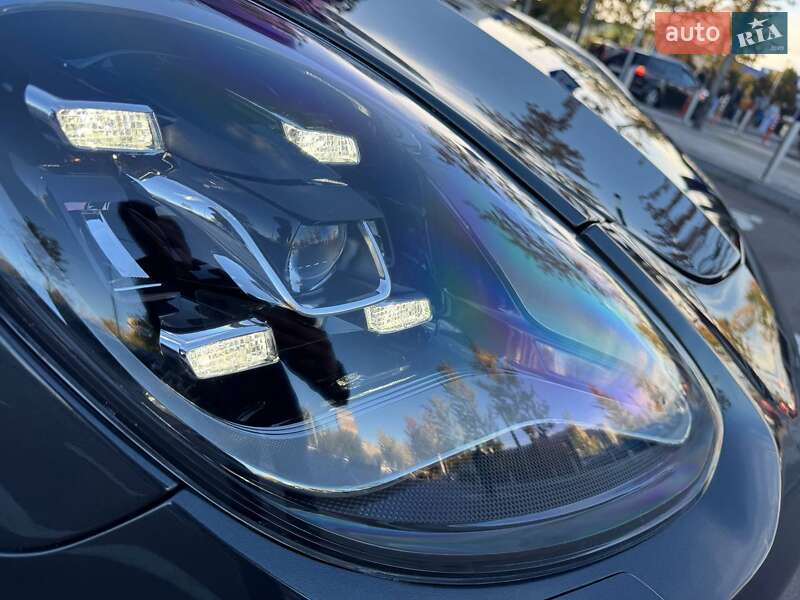 Фастбэк Porsche Panamera 2018 в Киеве