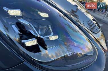 Фастбек Porsche Panamera 2018 в  фото 3 Фастбек Porsche Panamera 2018 в