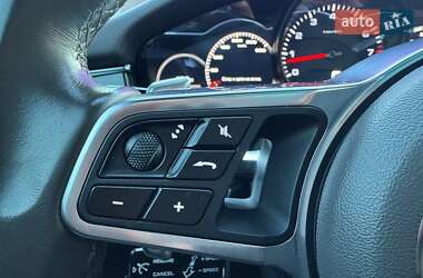 Фастбек Porsche Panamera 2018 в  фото 21 Фастбек Porsche Panamera 2018 в