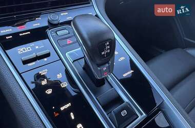 Фастбек Porsche Panamera 2018 в  фото 28 Фастбек Porsche Panamera 2018 в