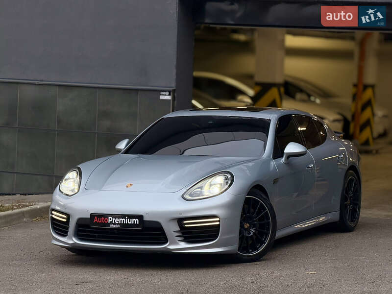 Фастбэк Porsche Panamera 2013 в 