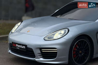 Фастбэк Porsche Panamera 2013 в 