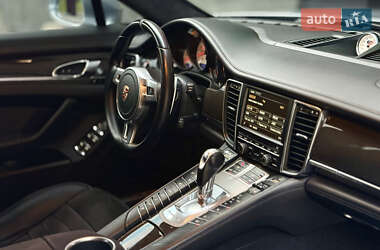 Фастбэк Porsche Panamera 2013 в 