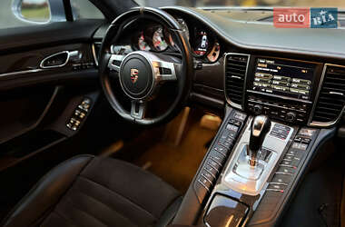 Фастбэк Porsche Panamera 2013 в 