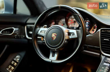 Фастбэк Porsche Panamera 2013 в 