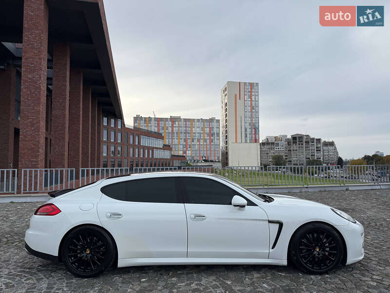 Фастбэк Porsche Panamera 2013 в Киеве фото 5 Фастбэк Porsche Panamera 2013 в Киеве