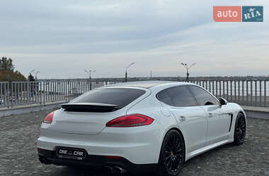 Фастбэк Porsche Panamera 2013 в 