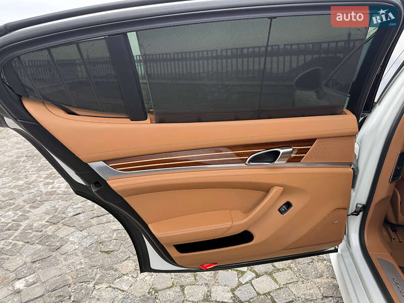 Фастбэк Porsche Panamera 2013 в Киеве фото 18 Фастбэк Porsche Panamera 2013 в Киеве