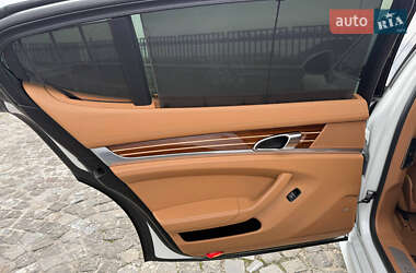 Фастбэк Porsche Panamera 2013 в 