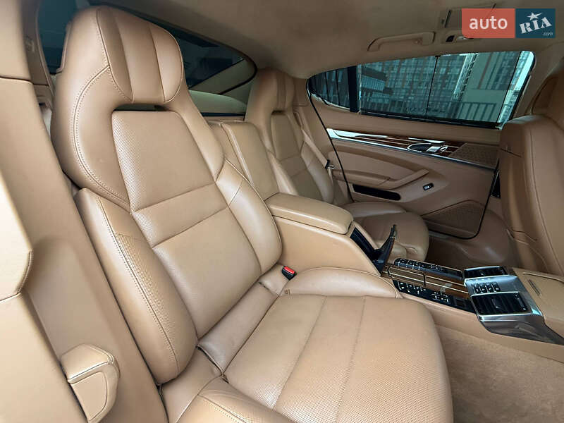 Фастбэк Porsche Panamera 2013 в Киеве фото 29 Фастбэк Porsche Panamera 2013 в Киеве