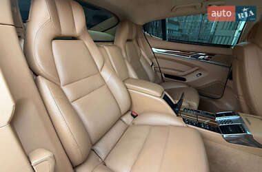 Фастбэк Porsche Panamera 2013 в 