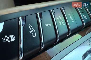 Фастбэк Porsche Panamera 2013 в 
